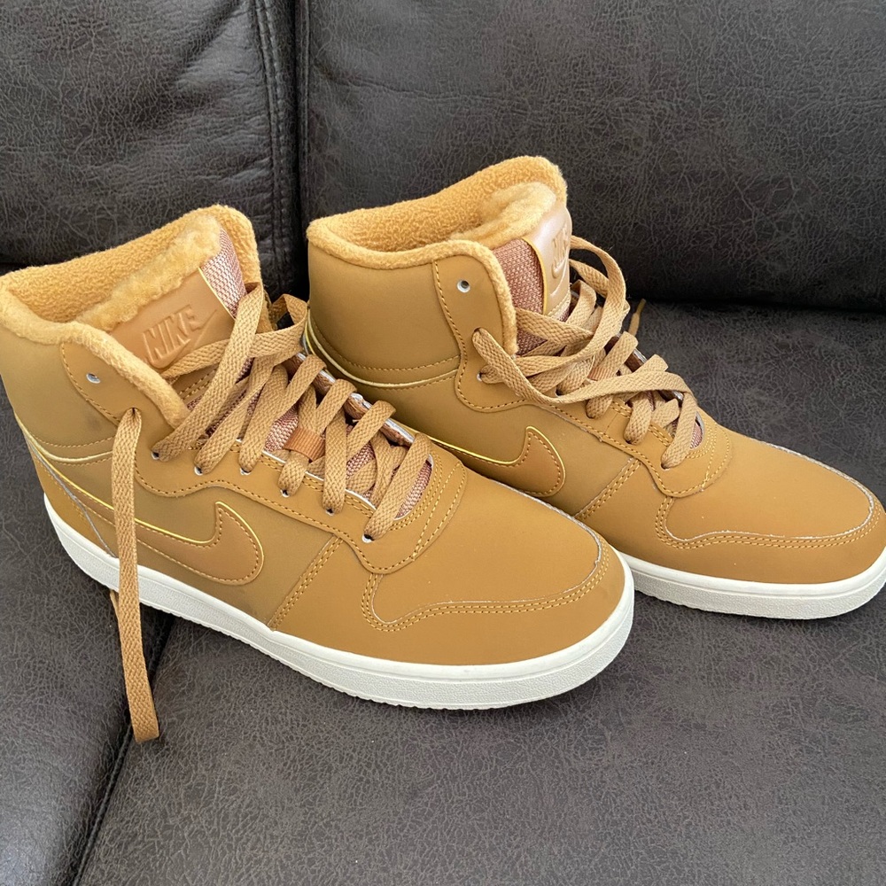 Nike Sneaker